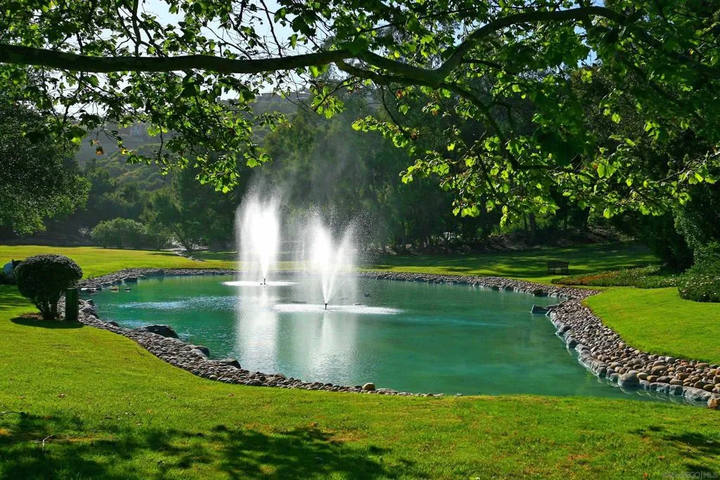 La Jolla, California 92037, United States, 5 Bedrooms Bedrooms, ,4 BathroomsBathrooms,Residential,Active,236164