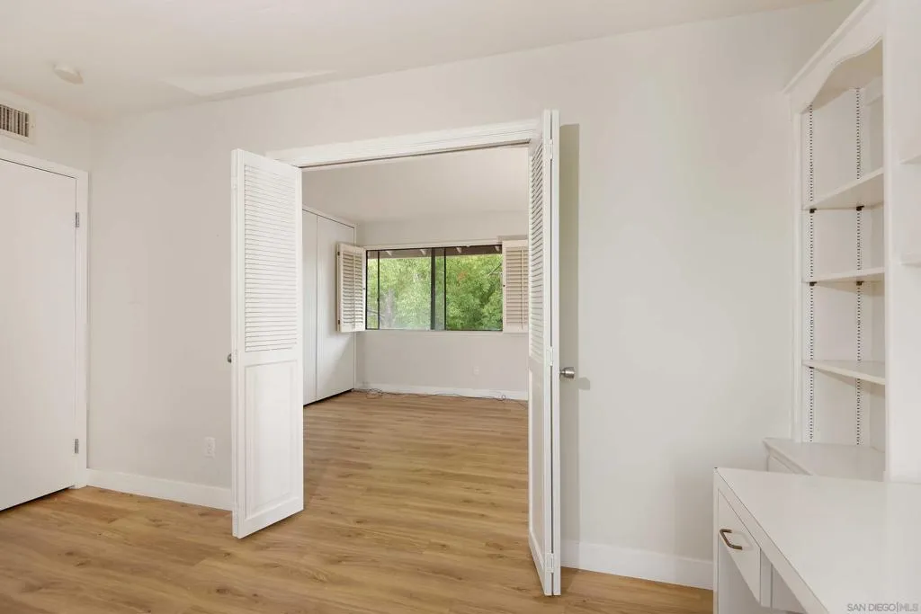 La Jolla, California 92037, United States, 5 Bedrooms Bedrooms, ,4 BathroomsBathrooms,Residential,Active,236164