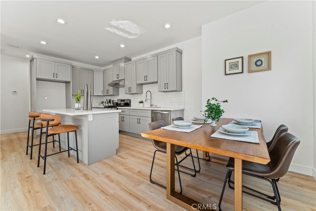 424 W Wilshire Avenue