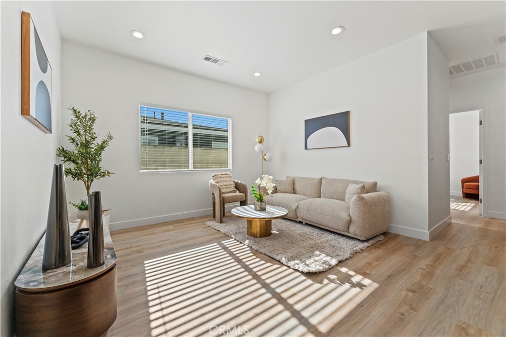 424 W Wilshire Avenue