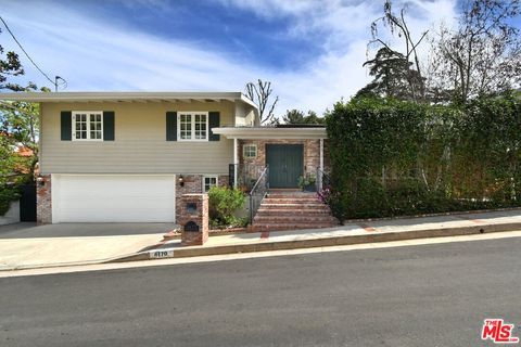 Photo of 4170 Crisp Canyon Road, Sherman Oaks, CA 91403 (MLS # 26665281)