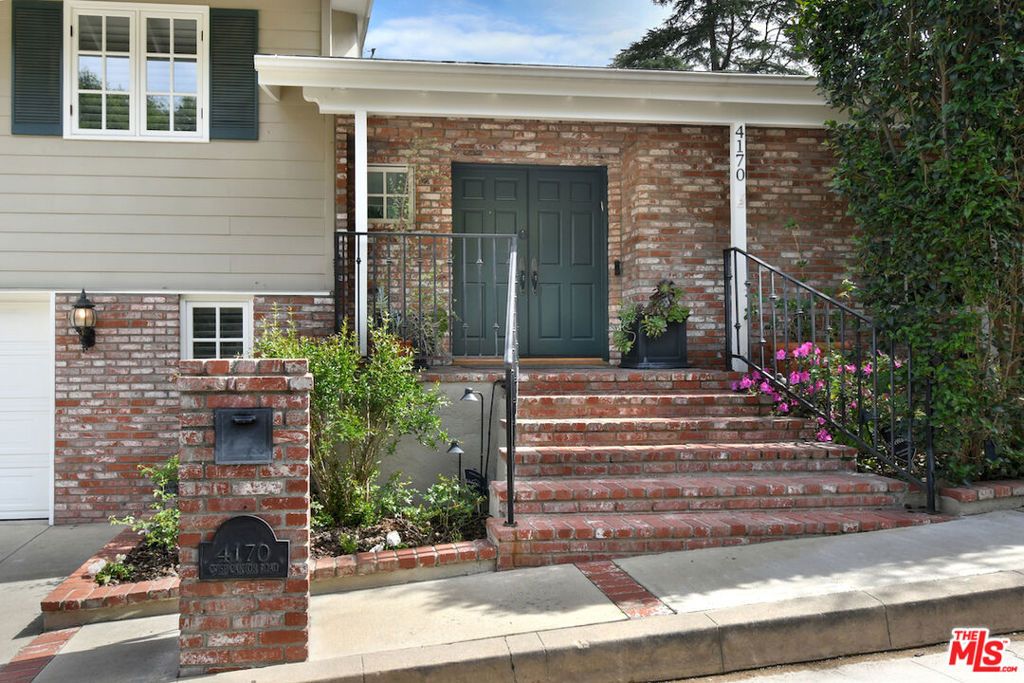 Photo of 4170 Crisp Canyon Road, Sherman Oaks, CA 91403 (MLS # 26665281)