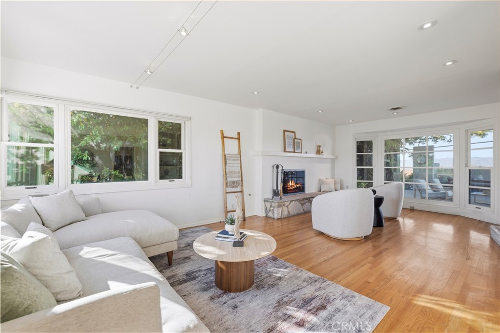8615 Skyline Drive