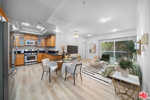 Photo of 1128 S Serrano Avenue #104, Los Angeles, CA 90006 (MLS # 26844713)