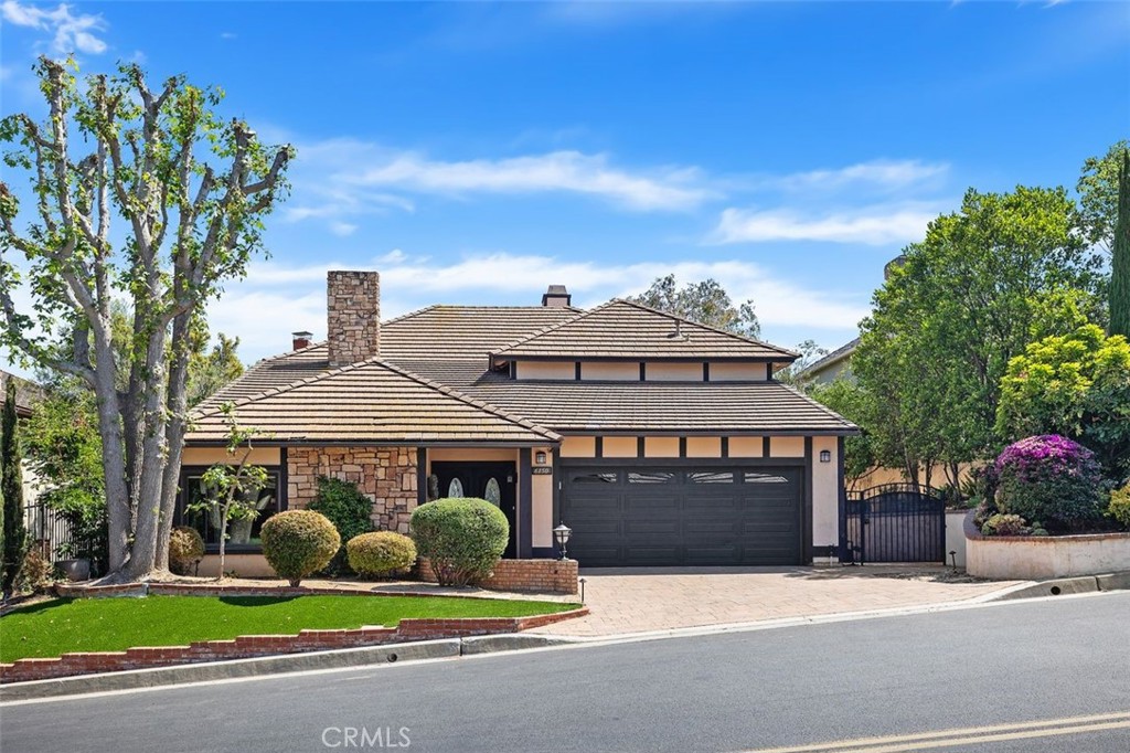 6150 E West View Drive