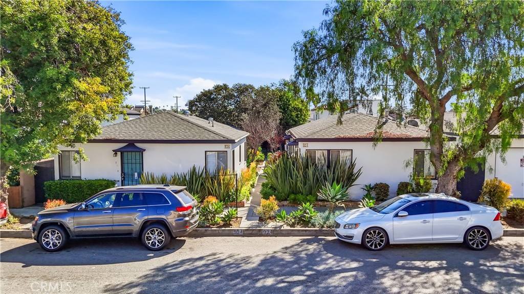 924 Termino Avenue