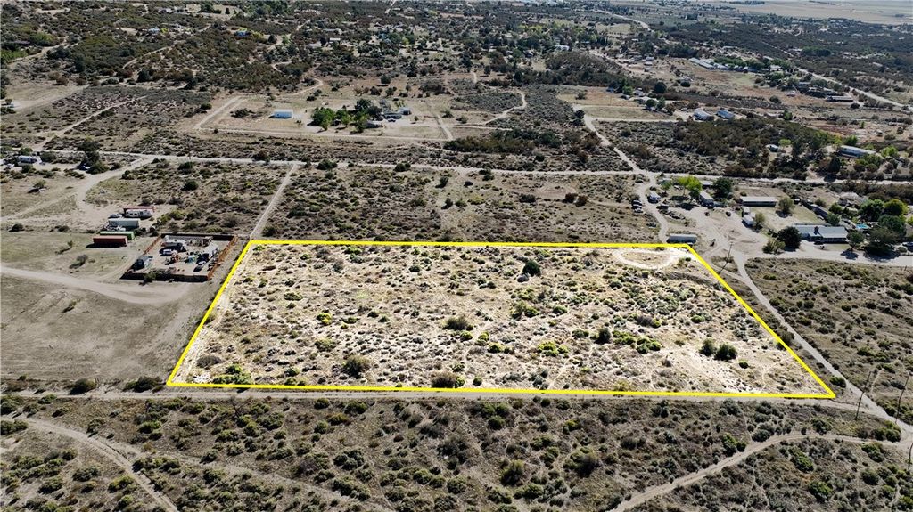 Photo of 4 Old Forest Rd, Anza, CA 92539 (MLS # SW25244772)