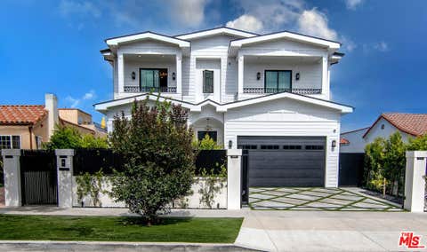 Photo of 418 N Poinsettia Place, Los Angeles, CA 90036 (MLS # 26851569)