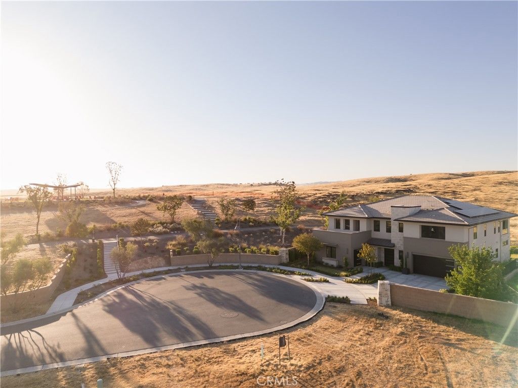 listing image 130725935706567929041