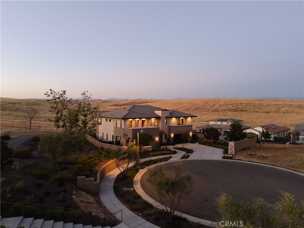 listing image 130722599691776115581