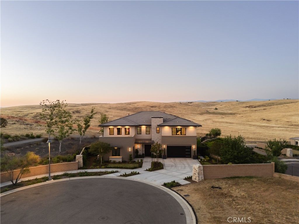 listing image 130727524687407892164