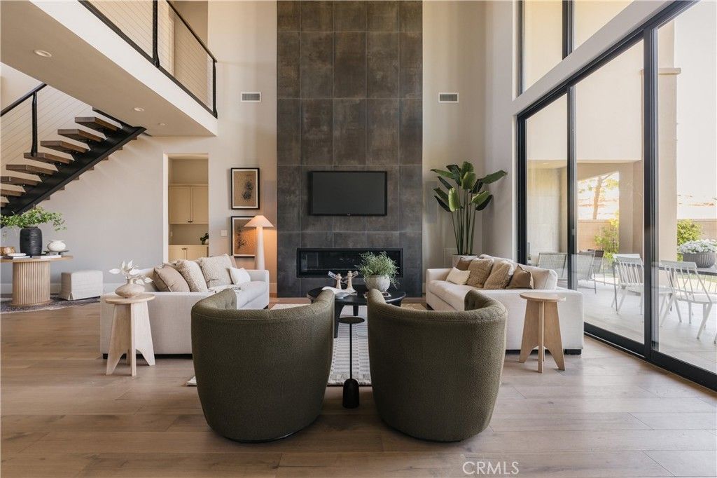listing image 130726056164455012682