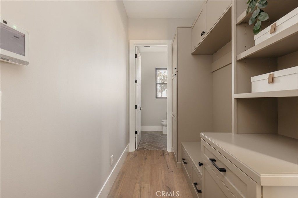 listing image 130727659181235260997
