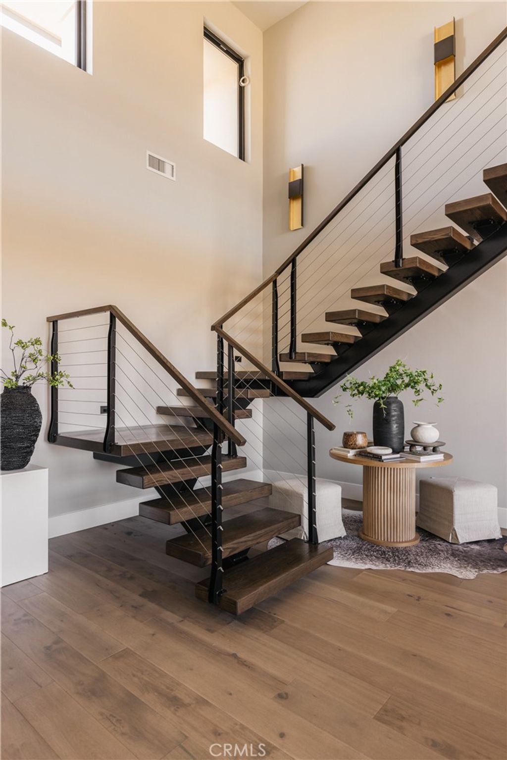 listing image 130724850619957646217