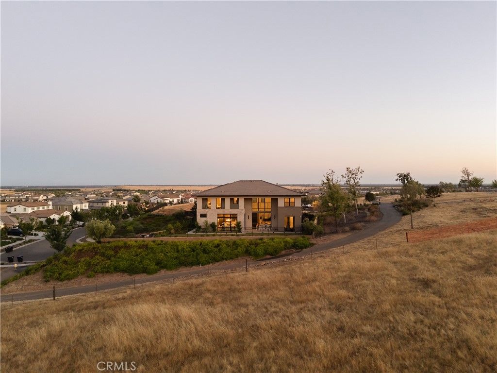 listing image 130727100935501740985