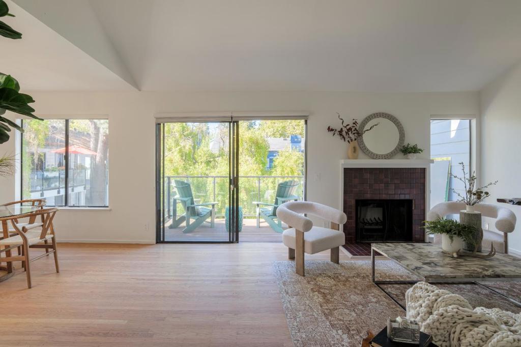 905 W Middlefield Road 918