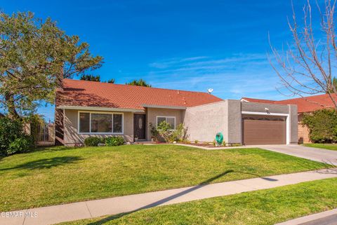 Photo of 2249 St Clair Avenue, Simi Valley, CA 93063 (MLS # 226000973)