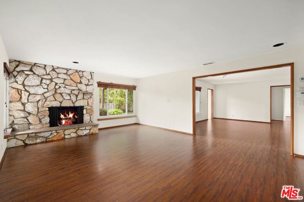 16822 Valerio Street