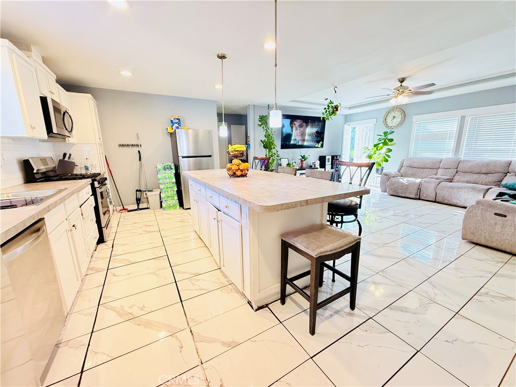 3825 Valley Boulevard 23