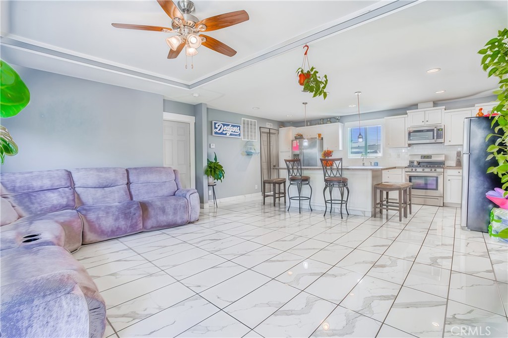 3825 Valley Boulevard 23