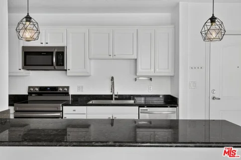 MLS: 26867753