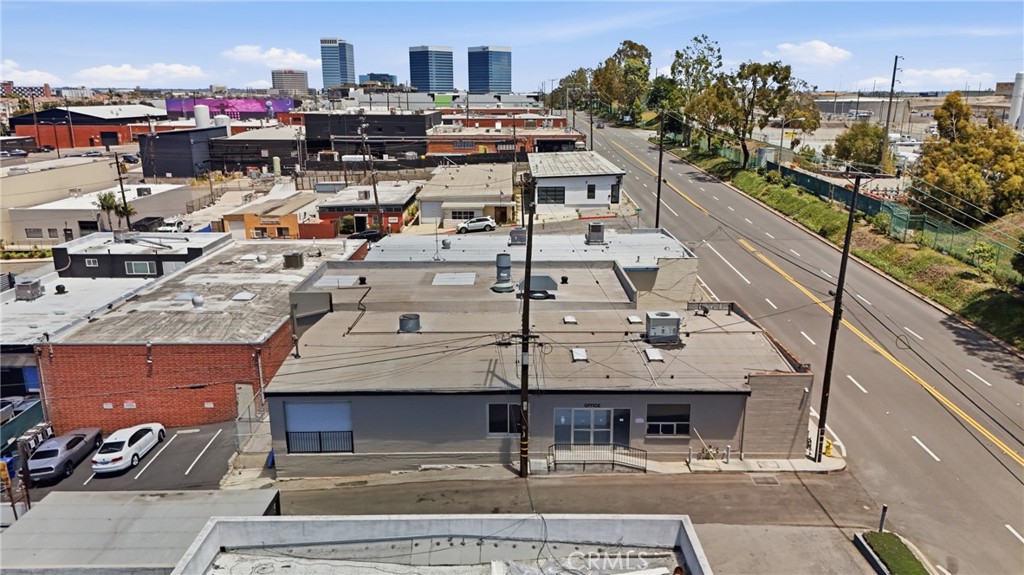 717 E El Segundo