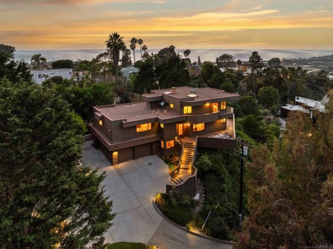 Property photo of 441 Holmwood Lane, Solana Beach, CA 92075