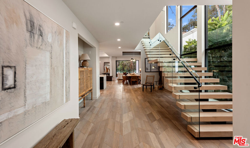 Properties 4 505 Barrington Avenue 100
