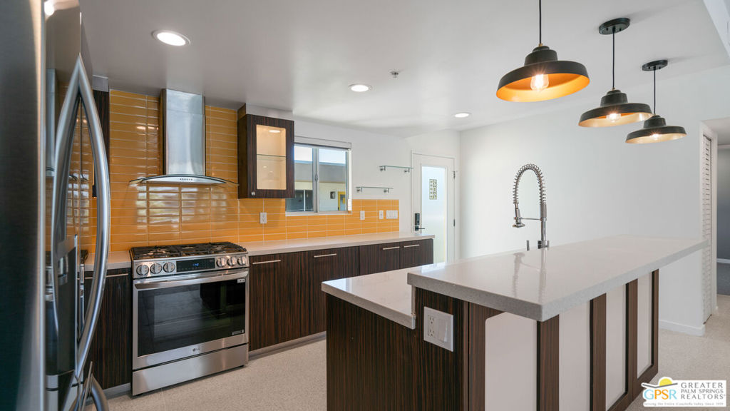 588 E San Lorenzo Road 202