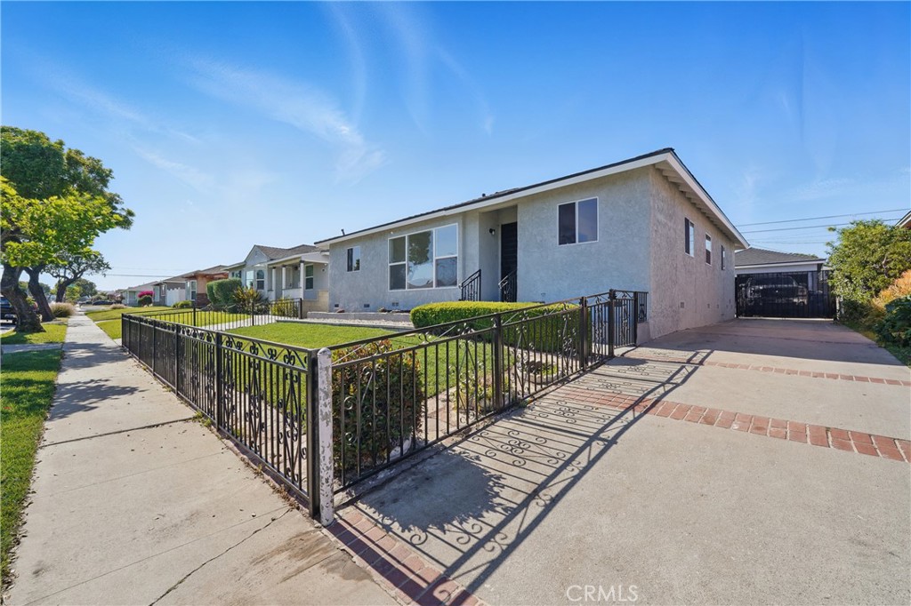 1509 W 138th Street
