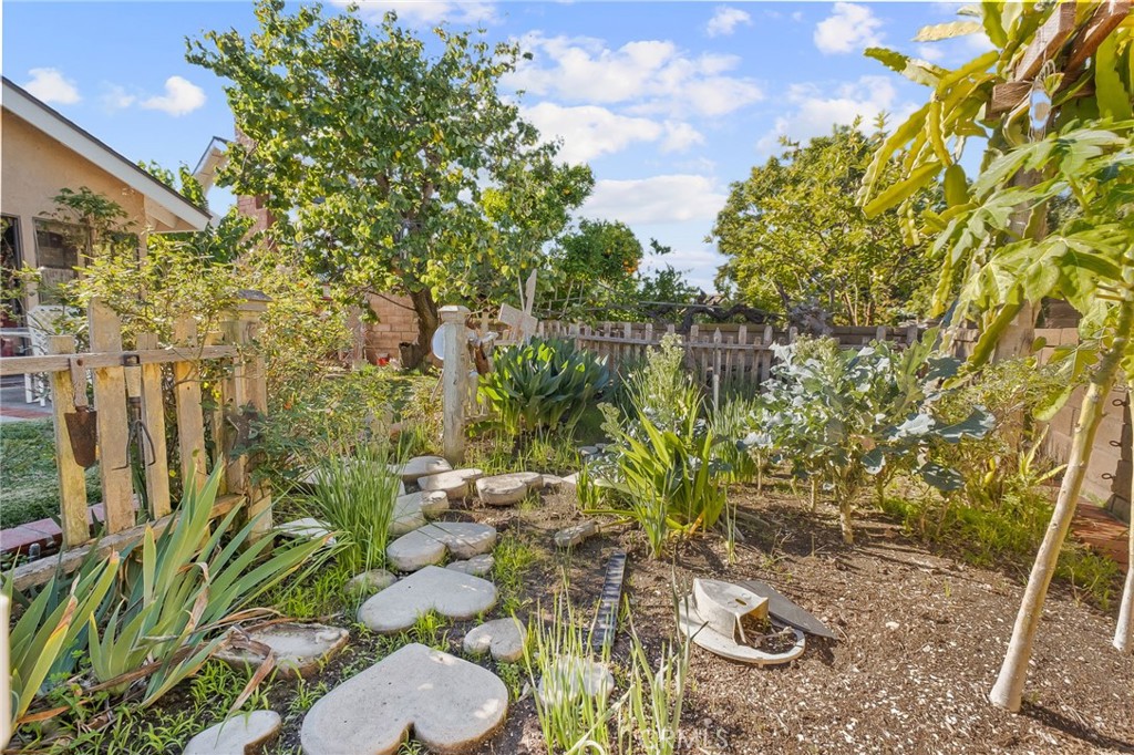 Aliso Place (AL) - Residential