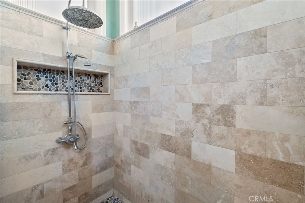 Aliso Place (AL) - Residential