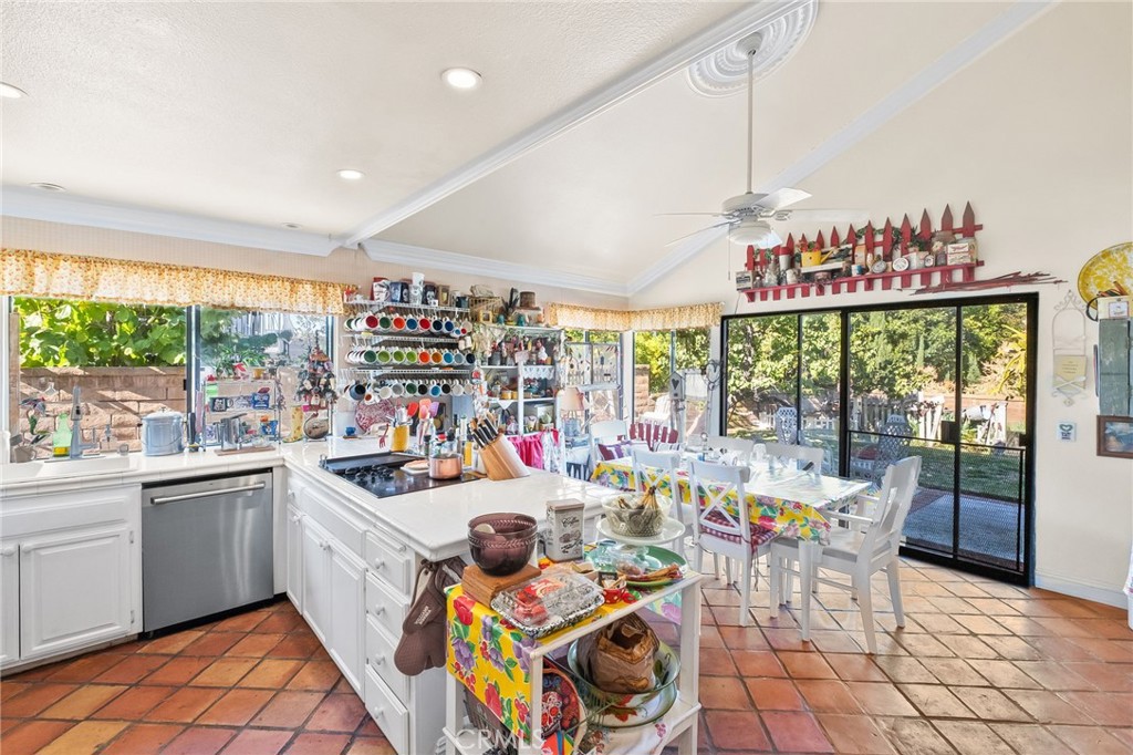 Aliso Place (AL) - Residential