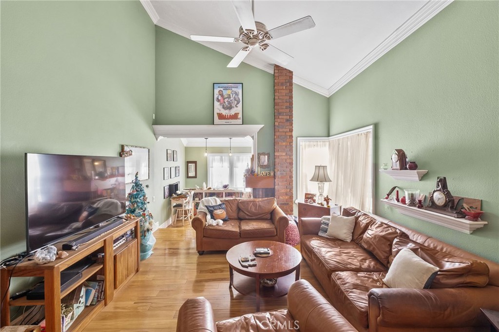 25556 La Mirada Street