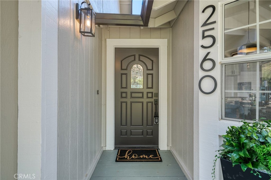 2560 Westlake