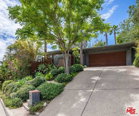 Photo of 1211 Sierra Alta Way, West Hollywood, CA 90069 (MLS # 26832299)