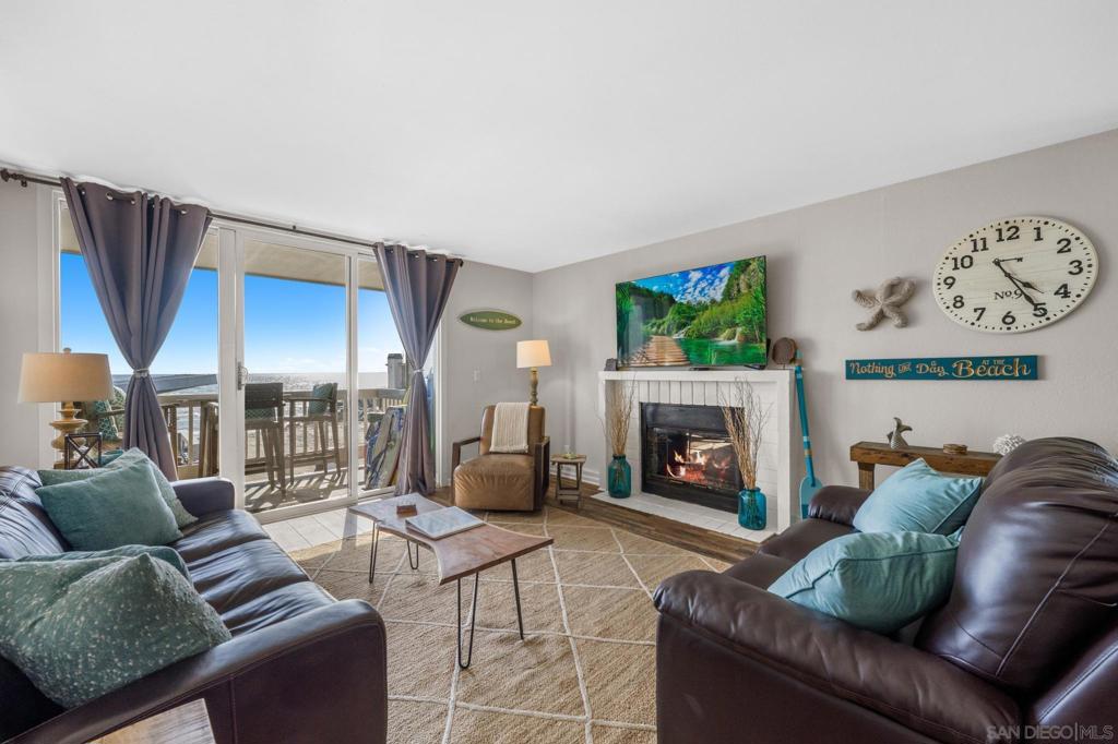 999 N Pacific St A20