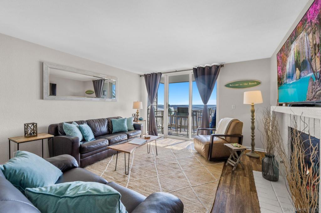 999 N Pacific St A20