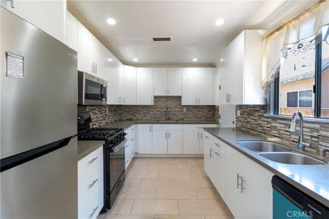 Photo of 5034 Newcastle Avenue, Encino, CA 91316 (MLS # BB26142300)
