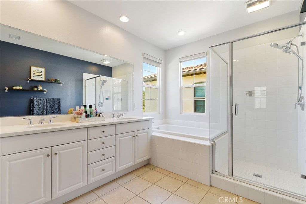 111 Bumblebee, Irvine CA 92618 - Photo 21