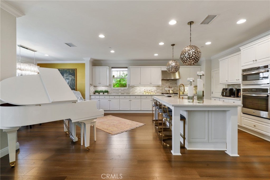 111 Bumblebee, Irvine CA 92618 - Photo 6