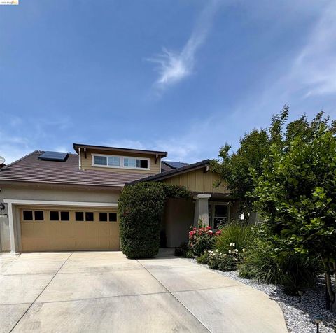 Photo of 379 Savannah Way, Brentwood, CA 94513 (MLS # 41133385)