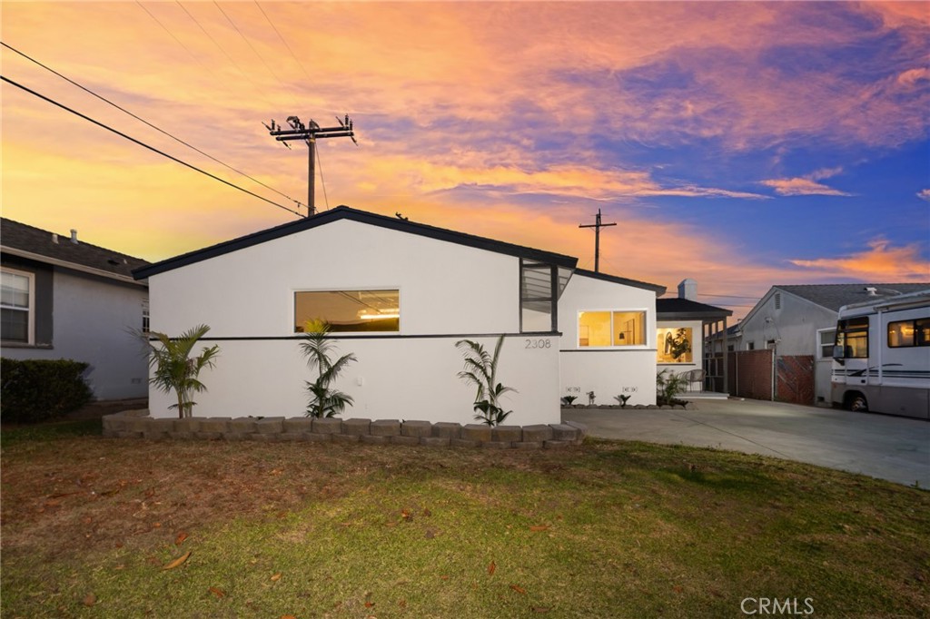 2308 W 117th