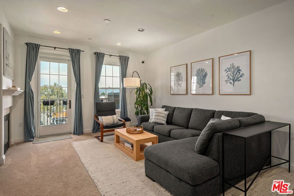 Photo of 12975 Agustin Place #418, Playa Vista, CA 90094 (MLS # 26672201)