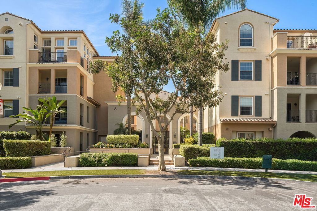 Photo of 12975 Agustin Place #418, Playa Vista, CA 90094 (MLS # 26672201)