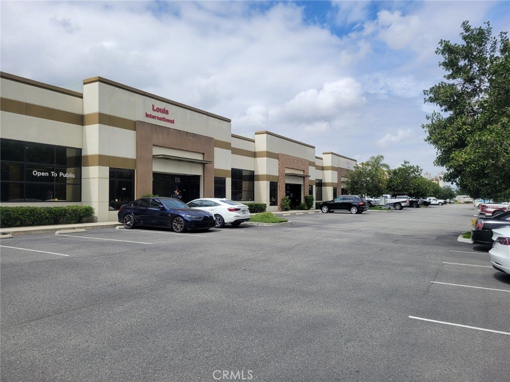 909 S Cucamonga