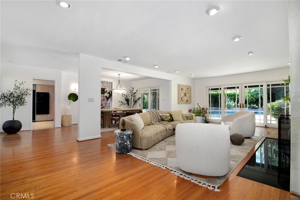 22548 Waterbury Street