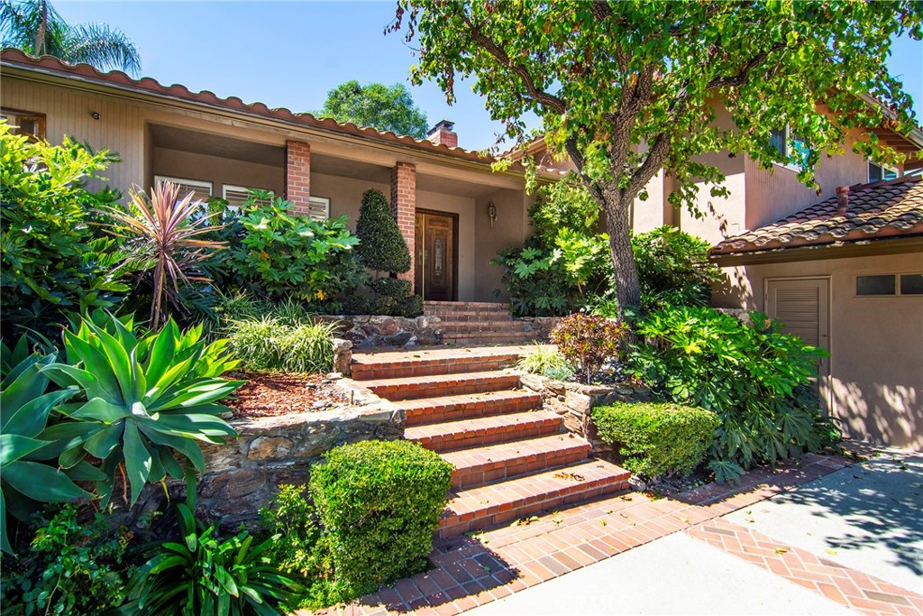 22548 Waterbury Street