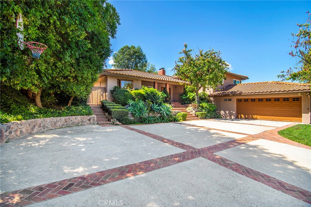 22548 Waterbury Street