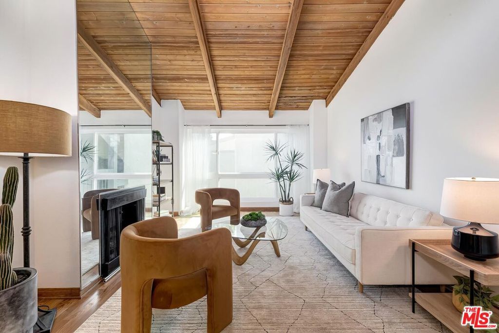 Photo of 4900 Overland Avenue #315, Culver City, CA 90230 (MLS # 25615405)